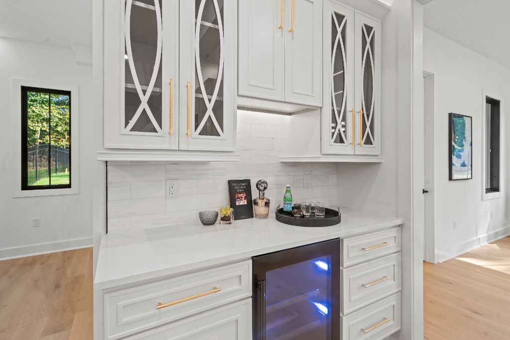 Brook Road Residence, Butler's pantry