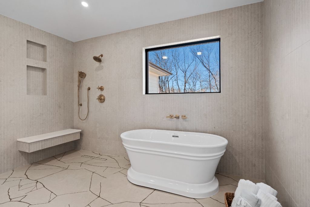 Brookfield Residence, Primary bathroom