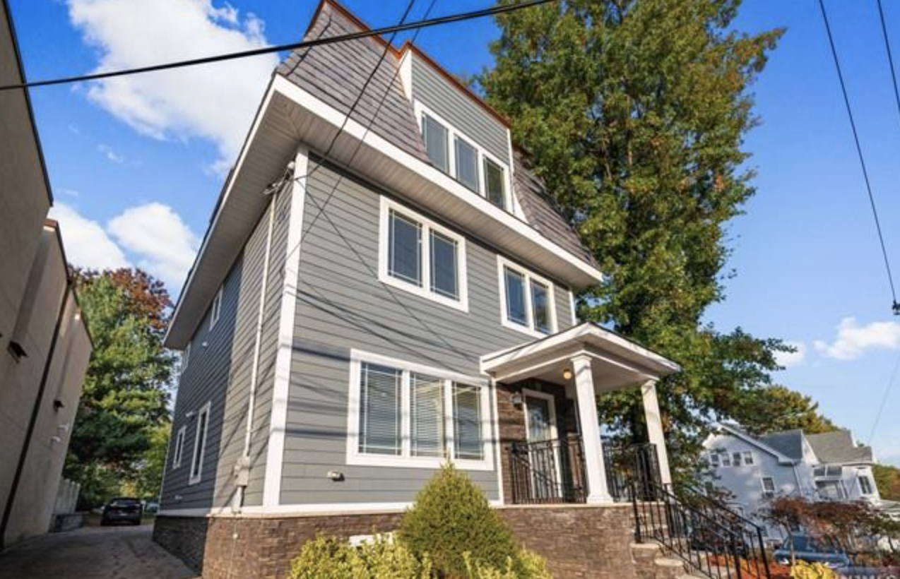 34 River Edge Road, front elevation