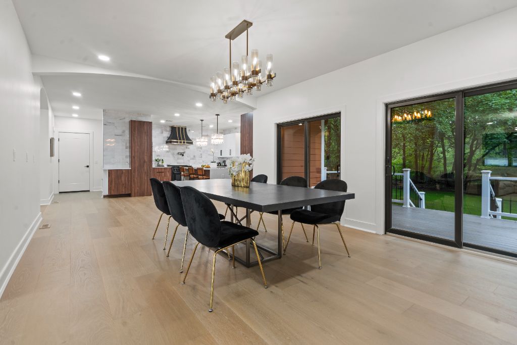 Riverview Terrace Residence, Dining